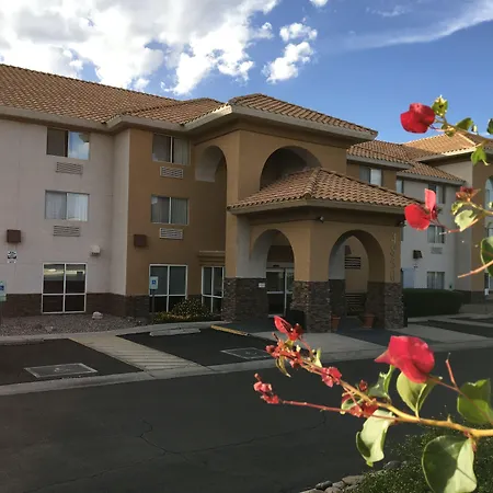 Comfort Inn & Suites Near Kino Sports Complex